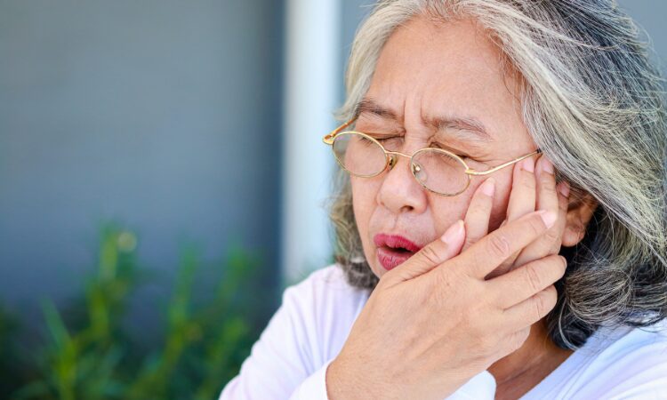 Dentists diagnose and treat jaw disorders using a range of techniques and approaches tailored to individual needs.